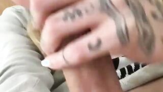 Ashley Roberta trans exibindo o mastro