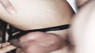 Desconosido se coje a pelo a prostituta travesti en motel