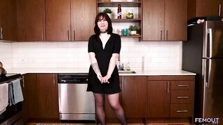 FEMOUT.XXX:persists in Grimy Scarlett