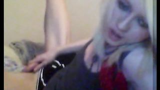 Cute soloing t-girl strokes her nice dick on the webcam